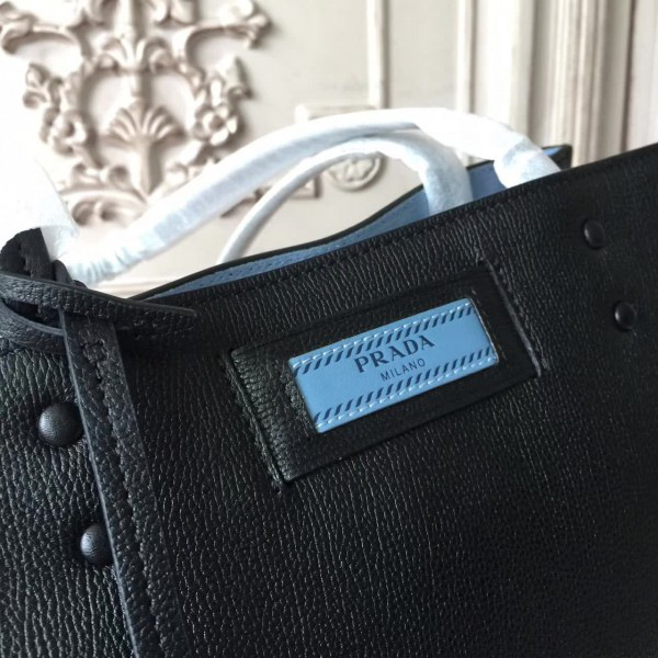 Pra*a etiquette bag black 4293 28cmx14cmx21cm