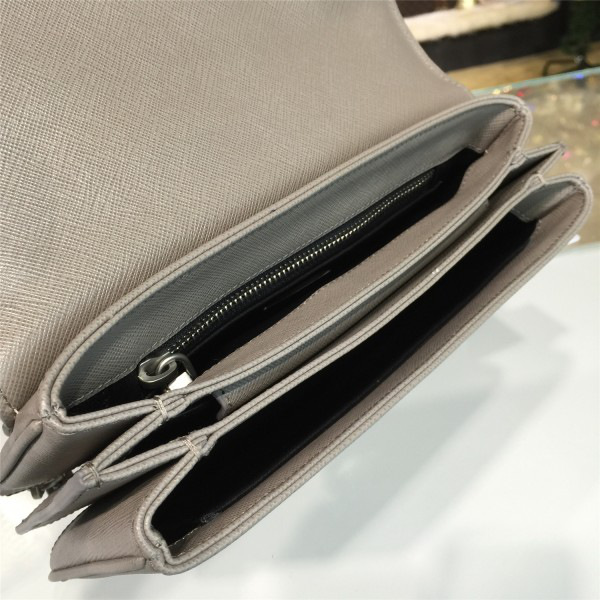 Pra*a metal closure 3930 24cm x 6.5cm x 12.5cm
