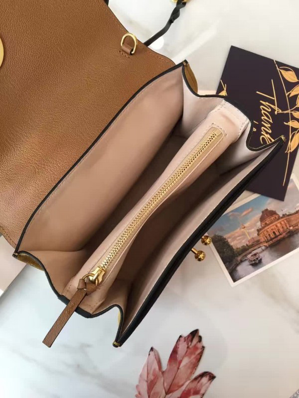 Ch10e leather mily z1363 23.5cm x 18cm x 8.5m