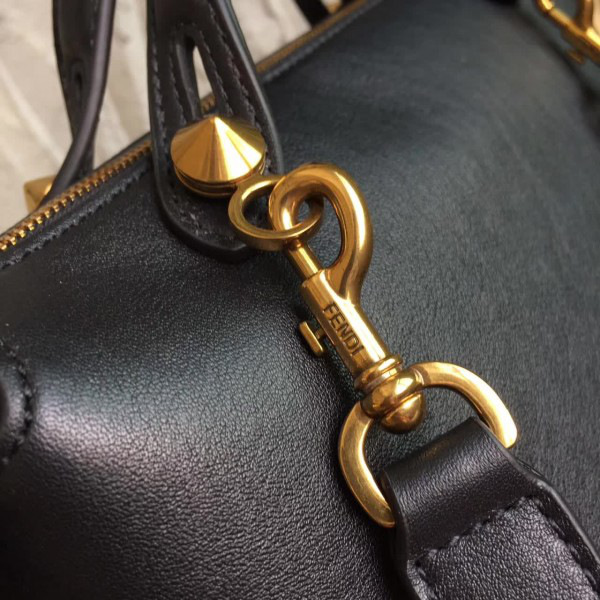 F**di shoulder bag 1986 27cm x 12.5cm x 16cm