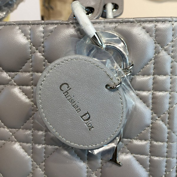 lady D10r 1640 24cm x 10cm x 20cm