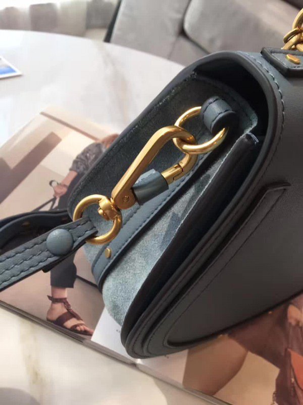 Ch10e leather nile z1312 19.5cm x 6.5cm x 16cm