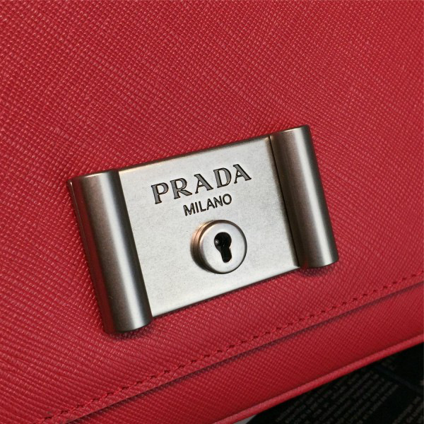 Pra*a metal closure 3923 23.5cm x 4.5cm x 15cm