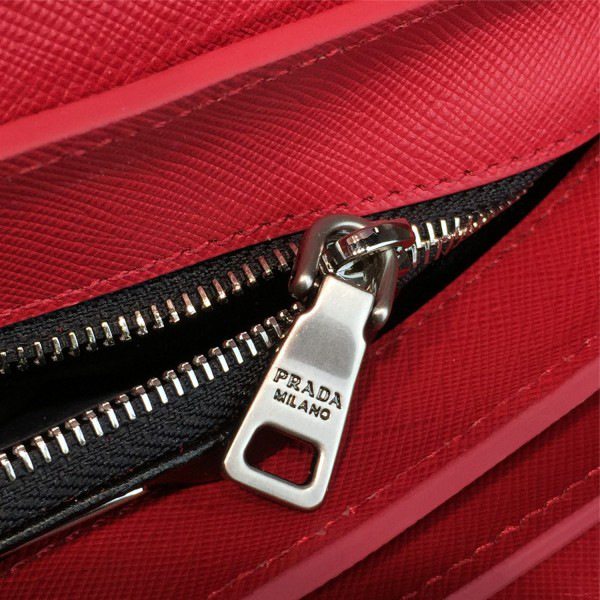 Pra*a metal closure 3923 23.5cm x 4.5cm x 15cm