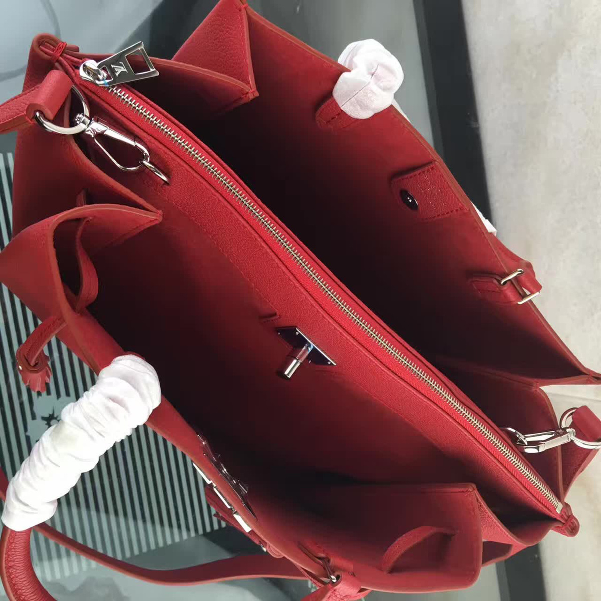 l0vis Vvtt0n m54570 big red 38cm