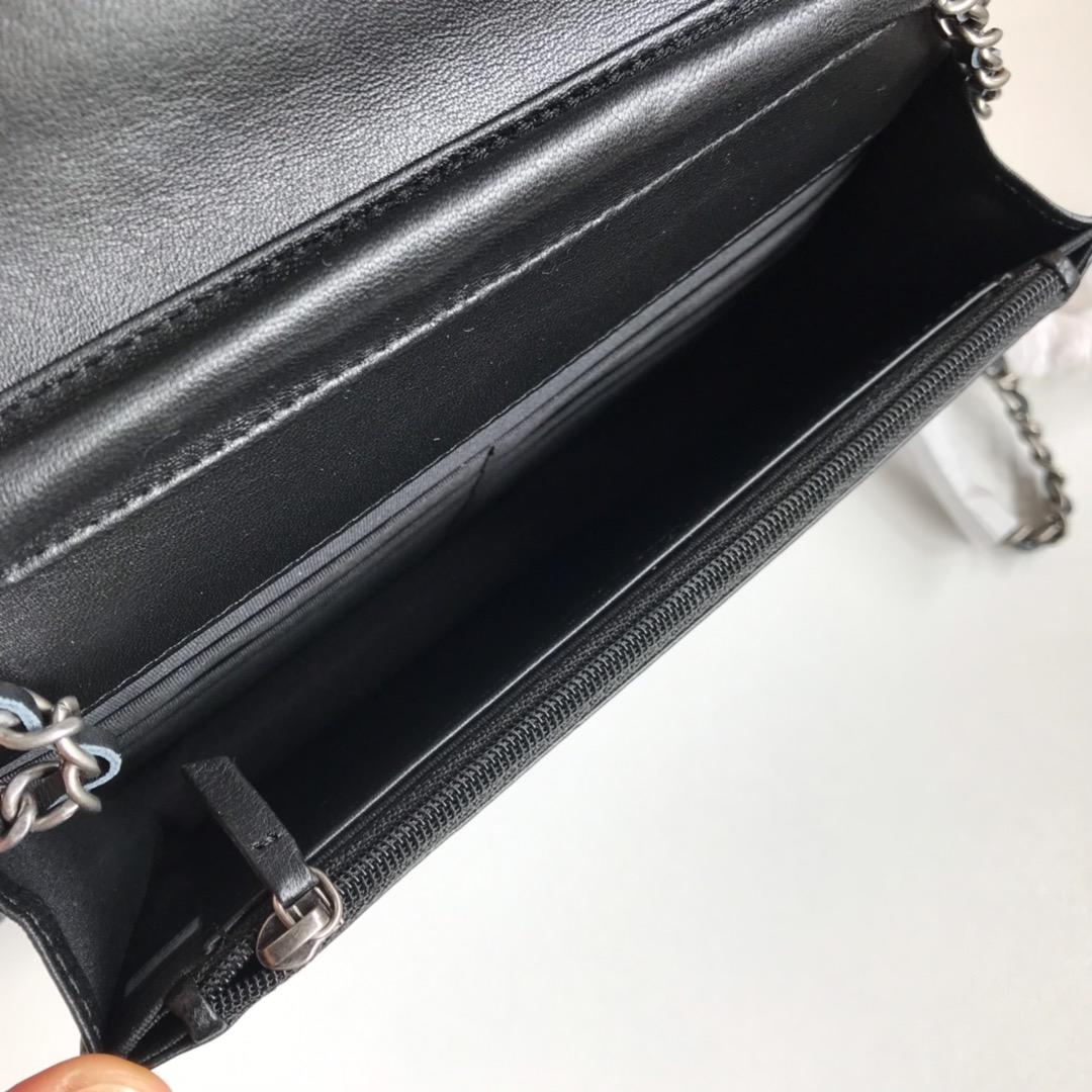 Ch**el leboy woc chain package 13×19.5×3.5cm