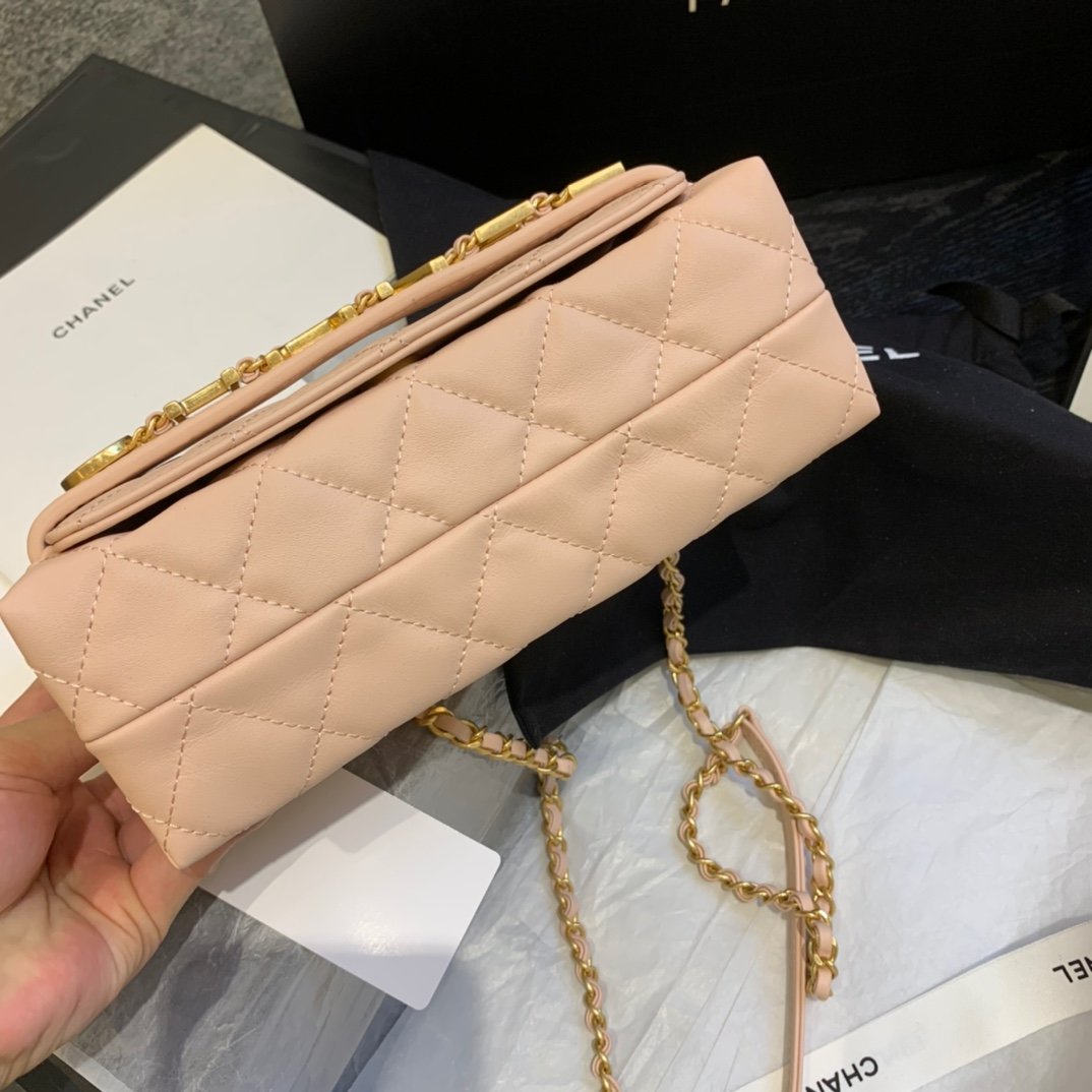 Ch**el small flap bag 15 x 21 x 8cm