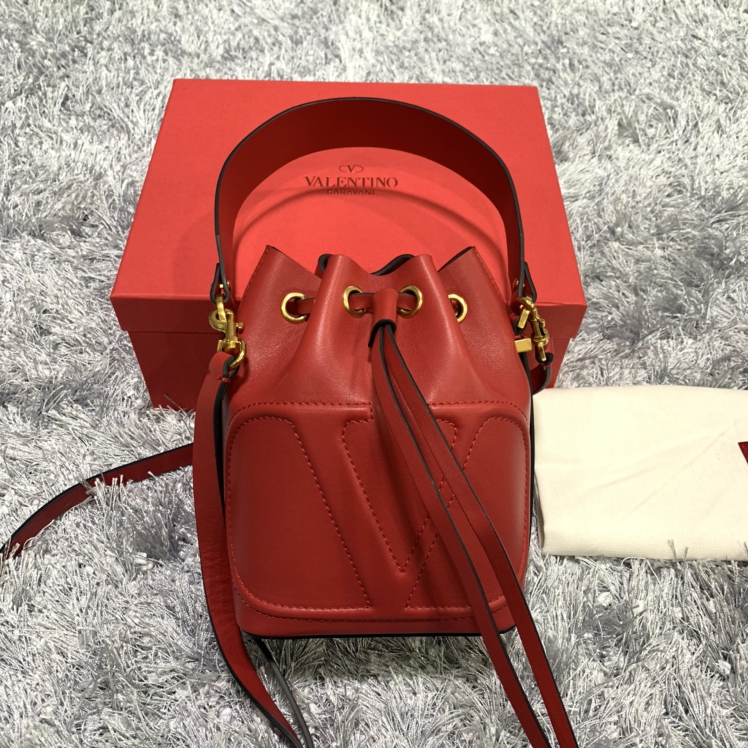 Va1e*ntin0 new style bucket bag 2054 15×10×20cm
