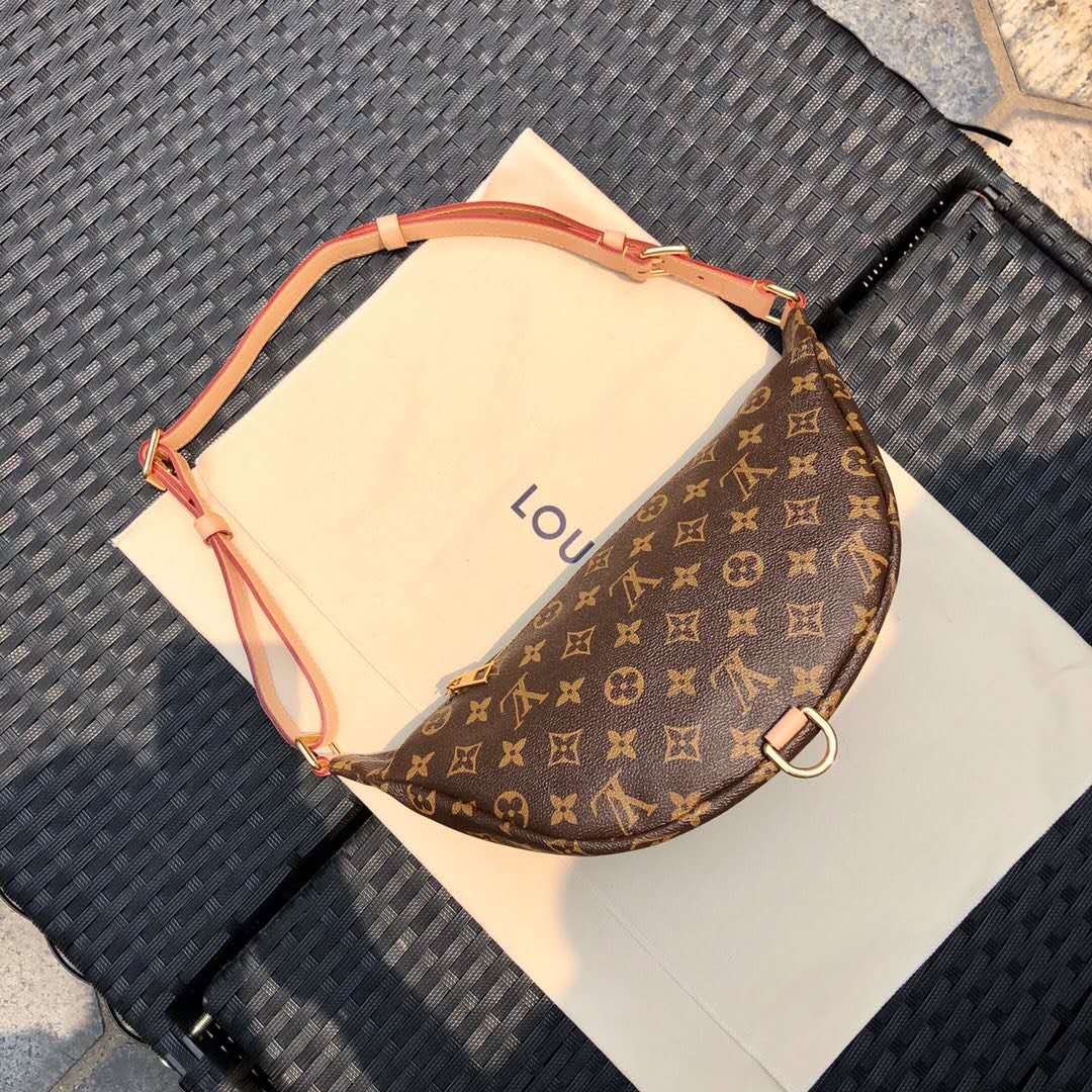 LV bum bag 37*14*13cm