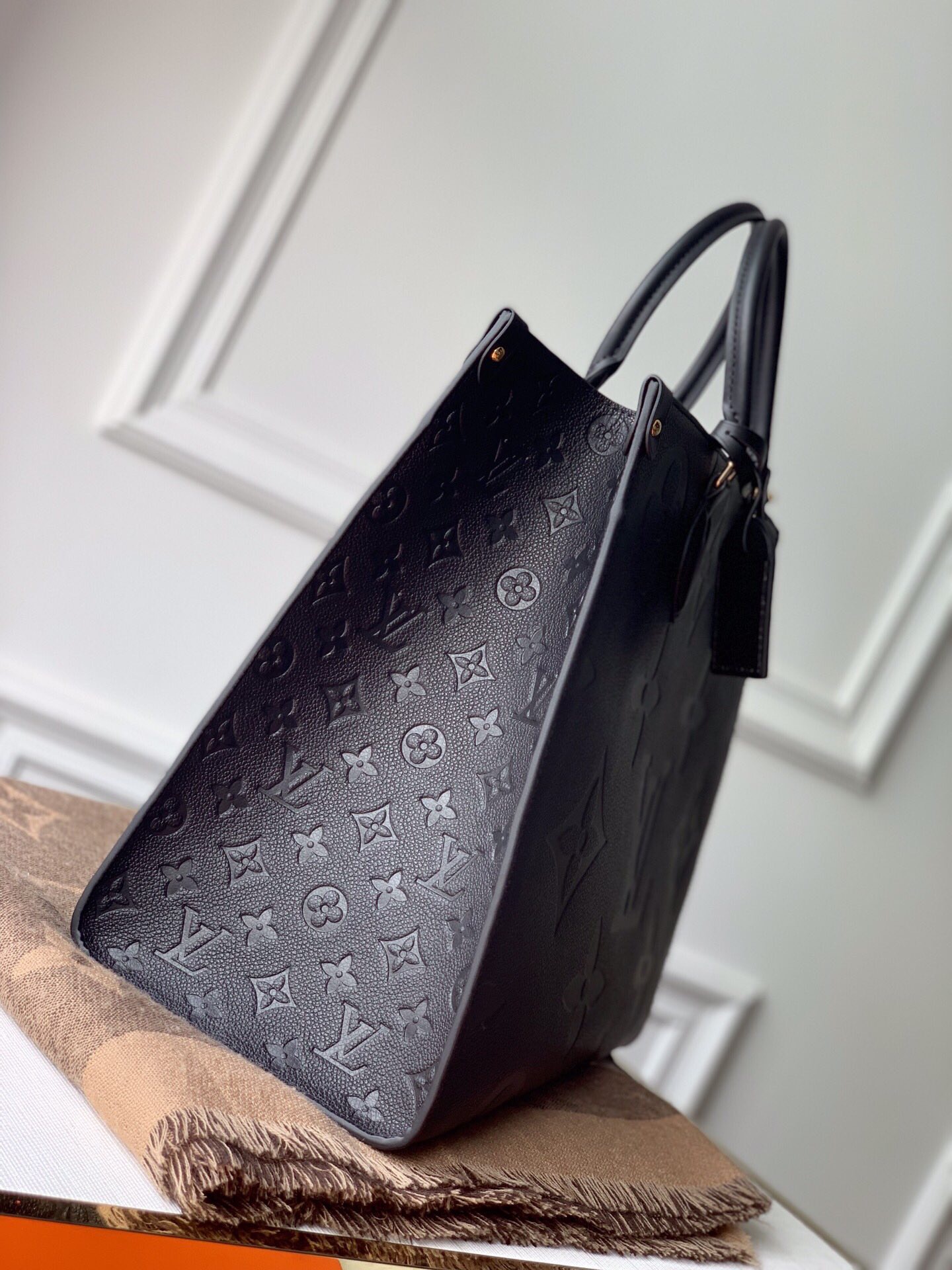 l0vis Vvtt0n onthego gm m44925 41cm
