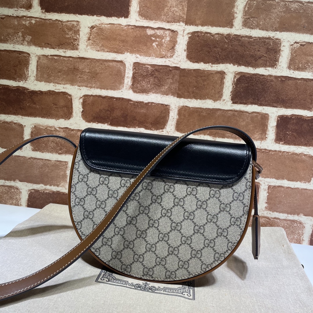 Gvc*1 padlock small shoulder bag 644524  22 x 19.5 x 6.5 cm