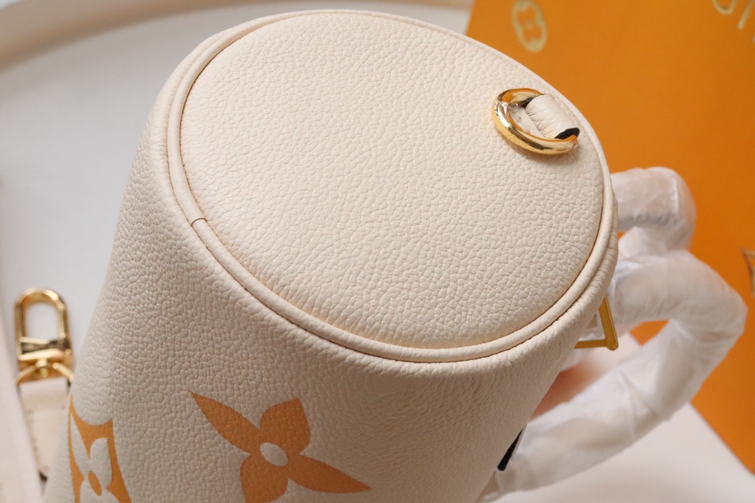 l0vis Vvtt0n papillon bb monogram empreinte leather in cream m45708 20 x 10 x 10 cm