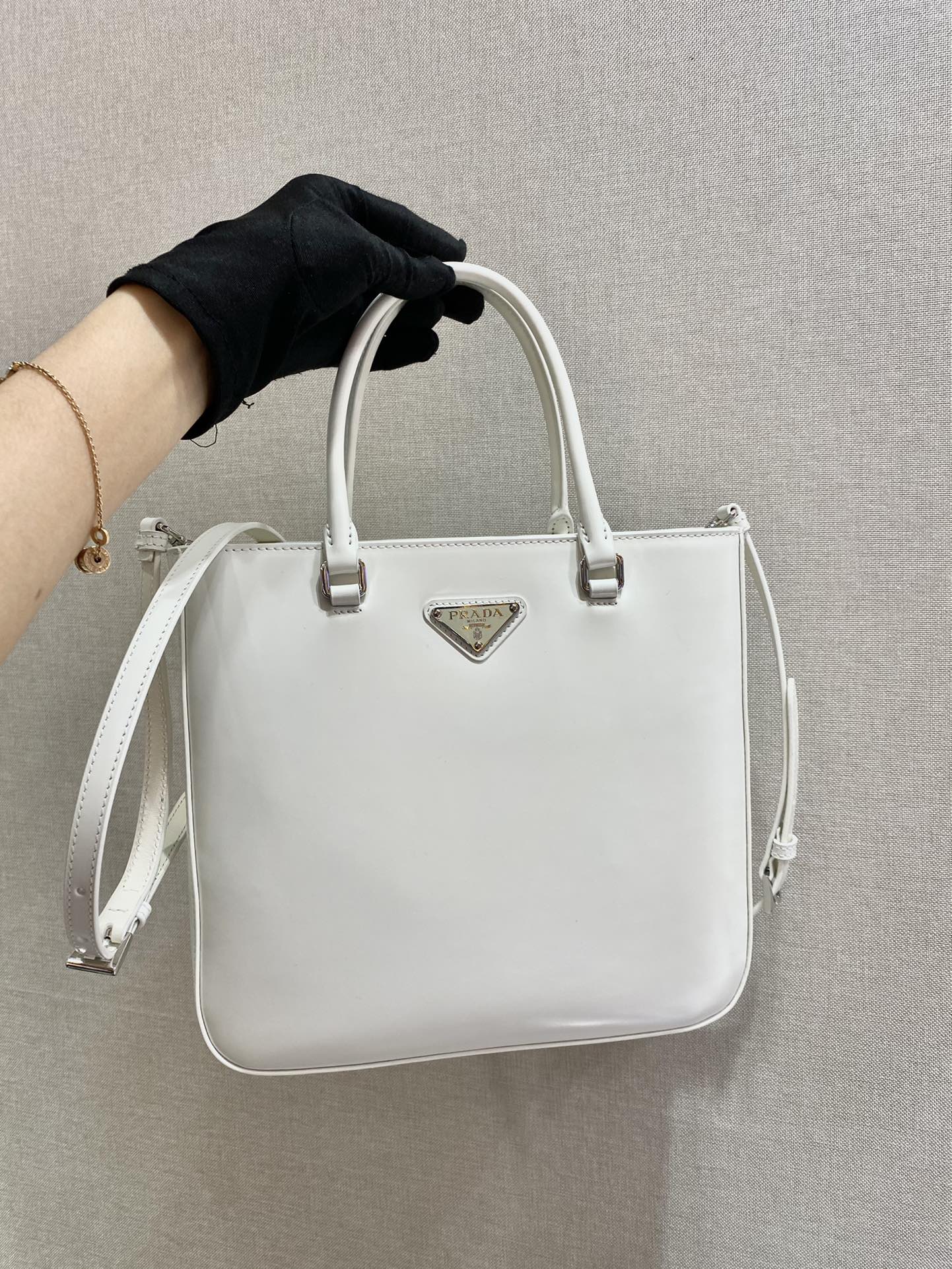 Pra*a  brushed leather tote bag white 1ba330 24 x 22 x 6 cm