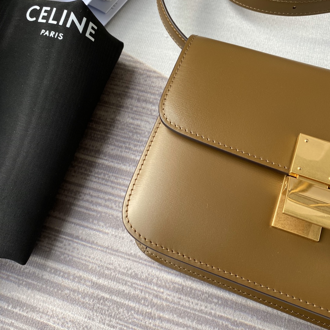 Ce1i*e small classic bag in box calfskin camel 189183dls 18 x 15 x 6 cm