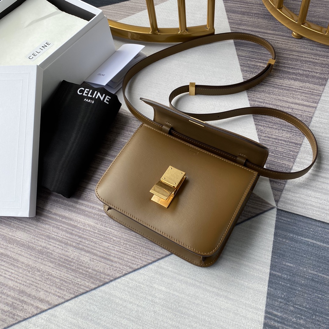 Ce1i*e small classic bag in box calfskin camel 189183dls 18 x 15 x 6 cm