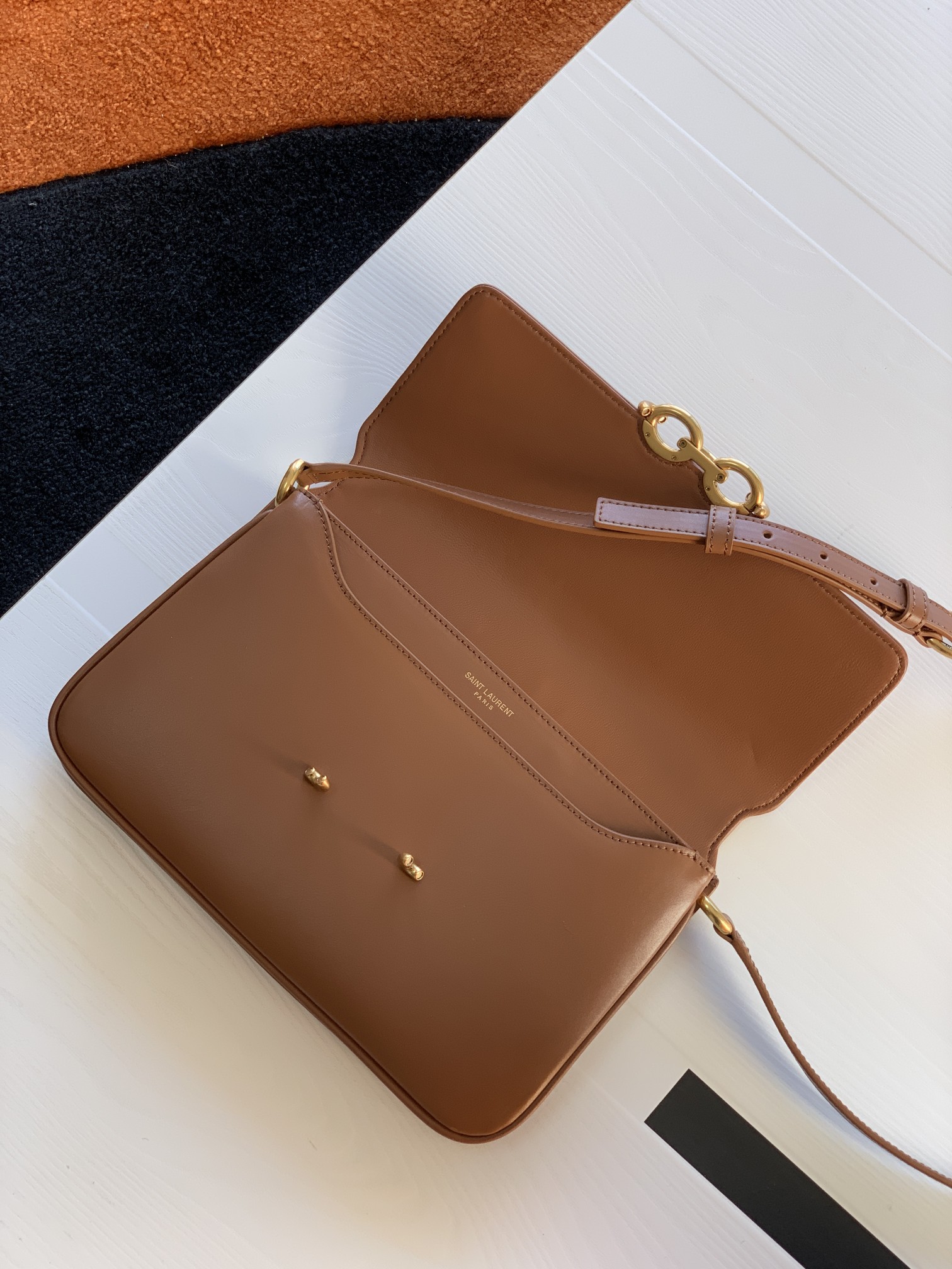 y51 le maillon satchel in smooth leather bR1ck 6497952 24 x 14.5 x 3.5 cm