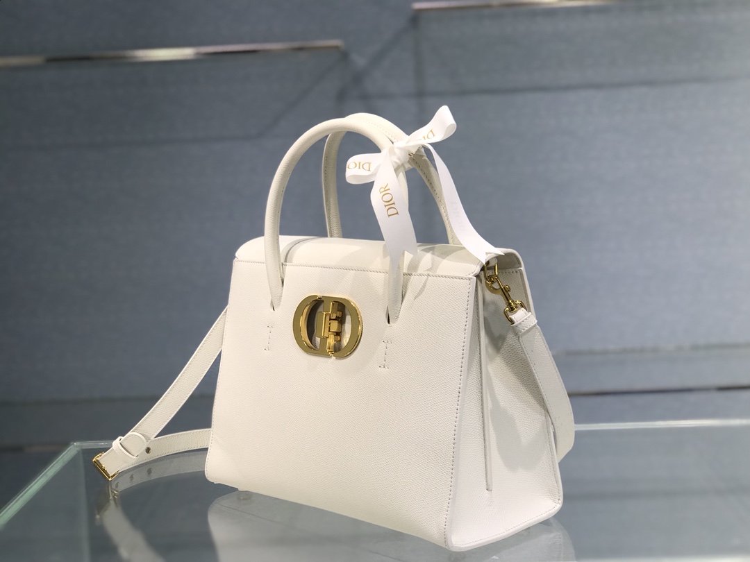 D10r medium st honorÉ tote latte grained calfskin m9321umba 25 cm x 19 cm x 12 cm