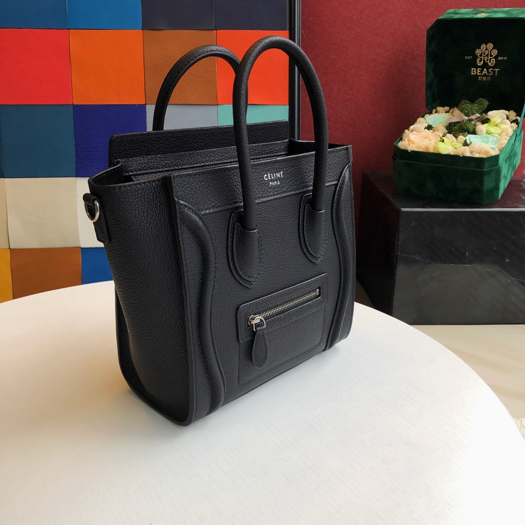 ce1i*e nano lU*gage bag in drummed calfskin black 189243dru 20 x 20 x 10 cm