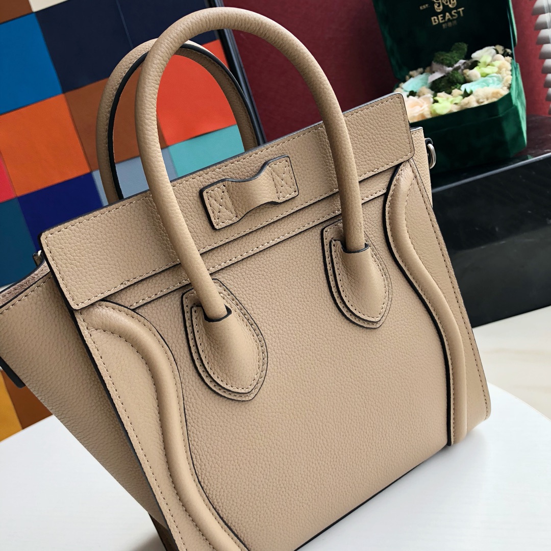 ce1i*e nano lU*gage bag in drummed calfskin dune 189243dru 20 x 20 x 10 cm