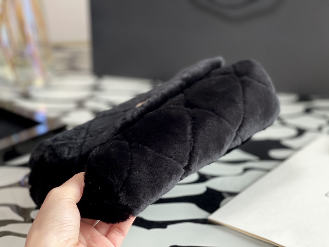 Ch**el shearling lambskin flap bag black as2240 15 21.5 6.5 cm