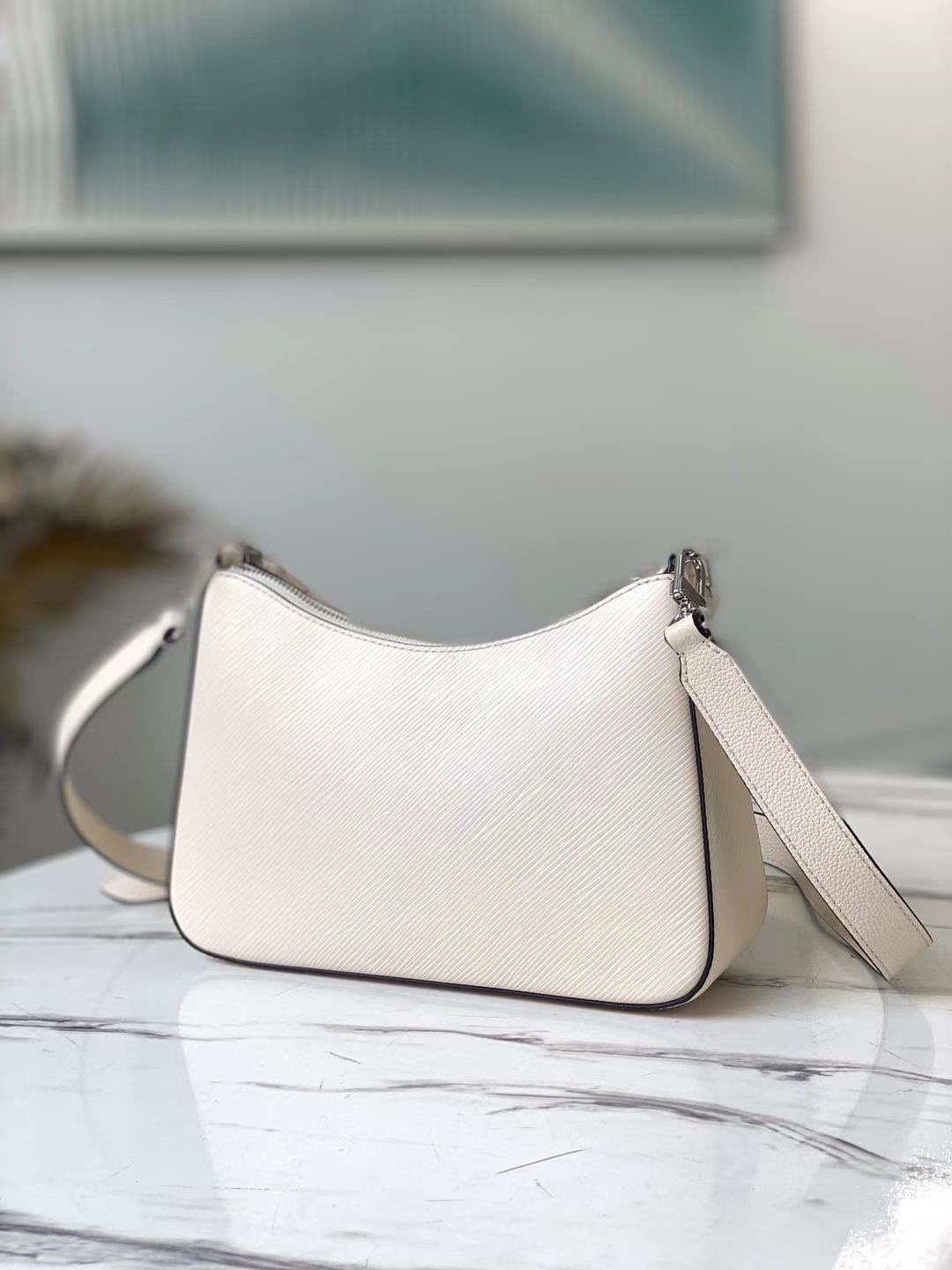 l0vis Vvtt0n marelle epi leather quartz m80688 25 x 15 x 8 cm