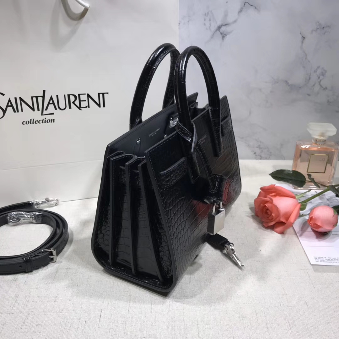 Y51 classic sac de jour nano in embossed crocodile shiny leather black 392035 22 x 18 x 11 cm