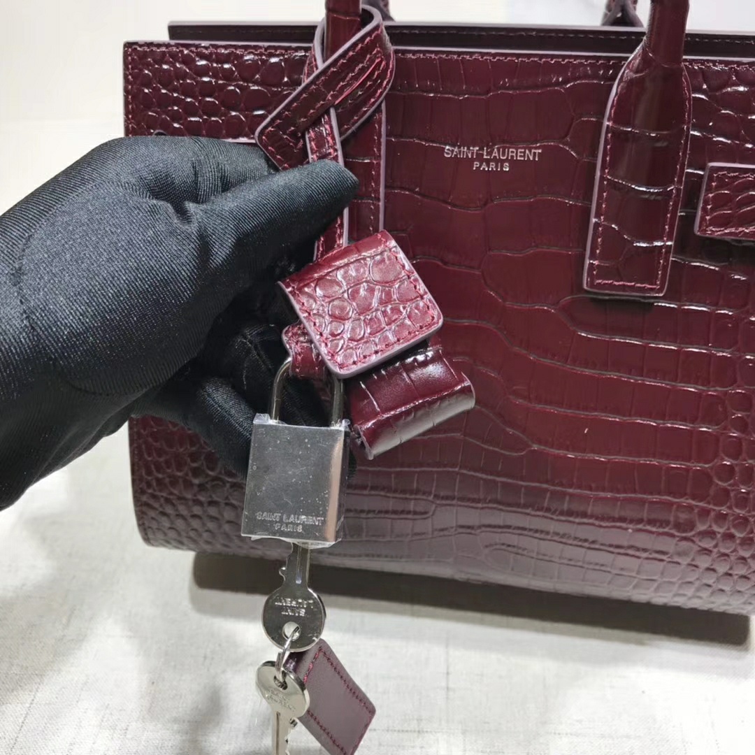 Y51 classic sac de jour nano in embossed crocodile shiny leather wine 392035 22 x 18 x 11 cm