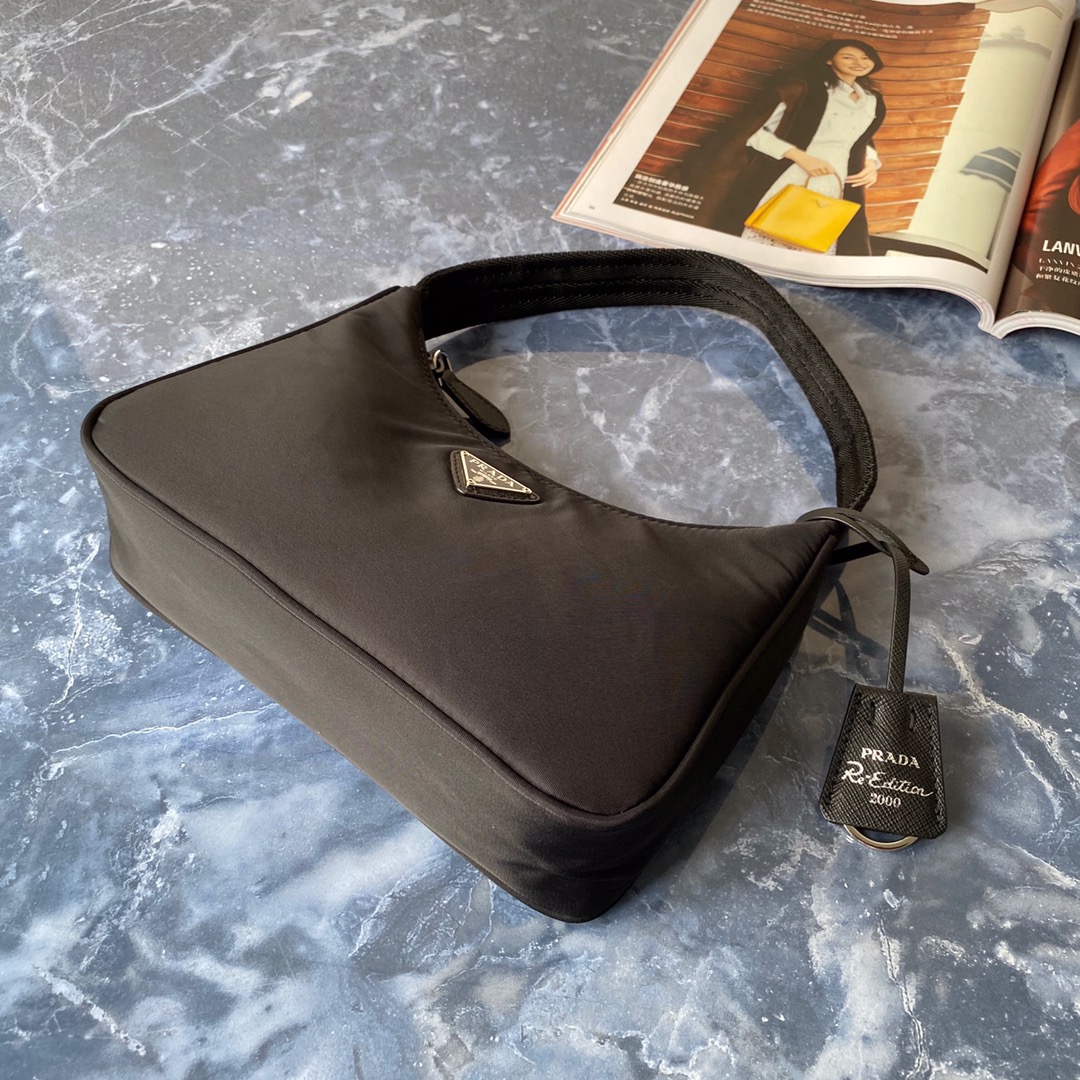 Pra*a re-nylon re-edition 2000 mini-bag black 1ne515 23cm