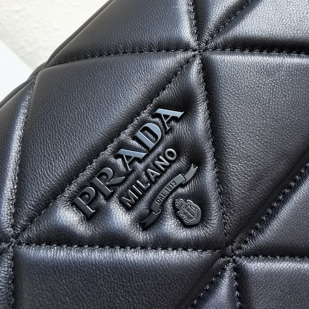 Pra*a large nappa leather Pra*a spectrum bag black 1bd231 27 × 18.5 × 9 cm