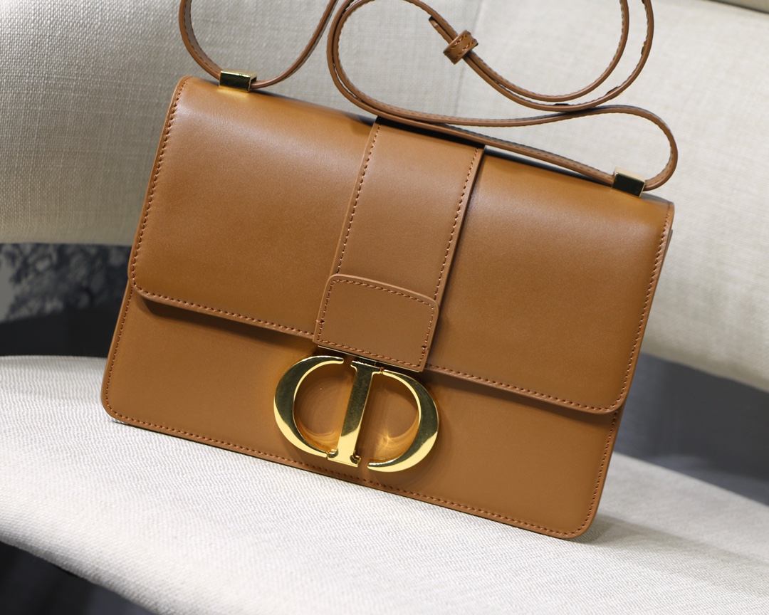 D10r 30 montaigne bag cognac-colored box calfskin m9203umos 24 x 17 x 8 cm