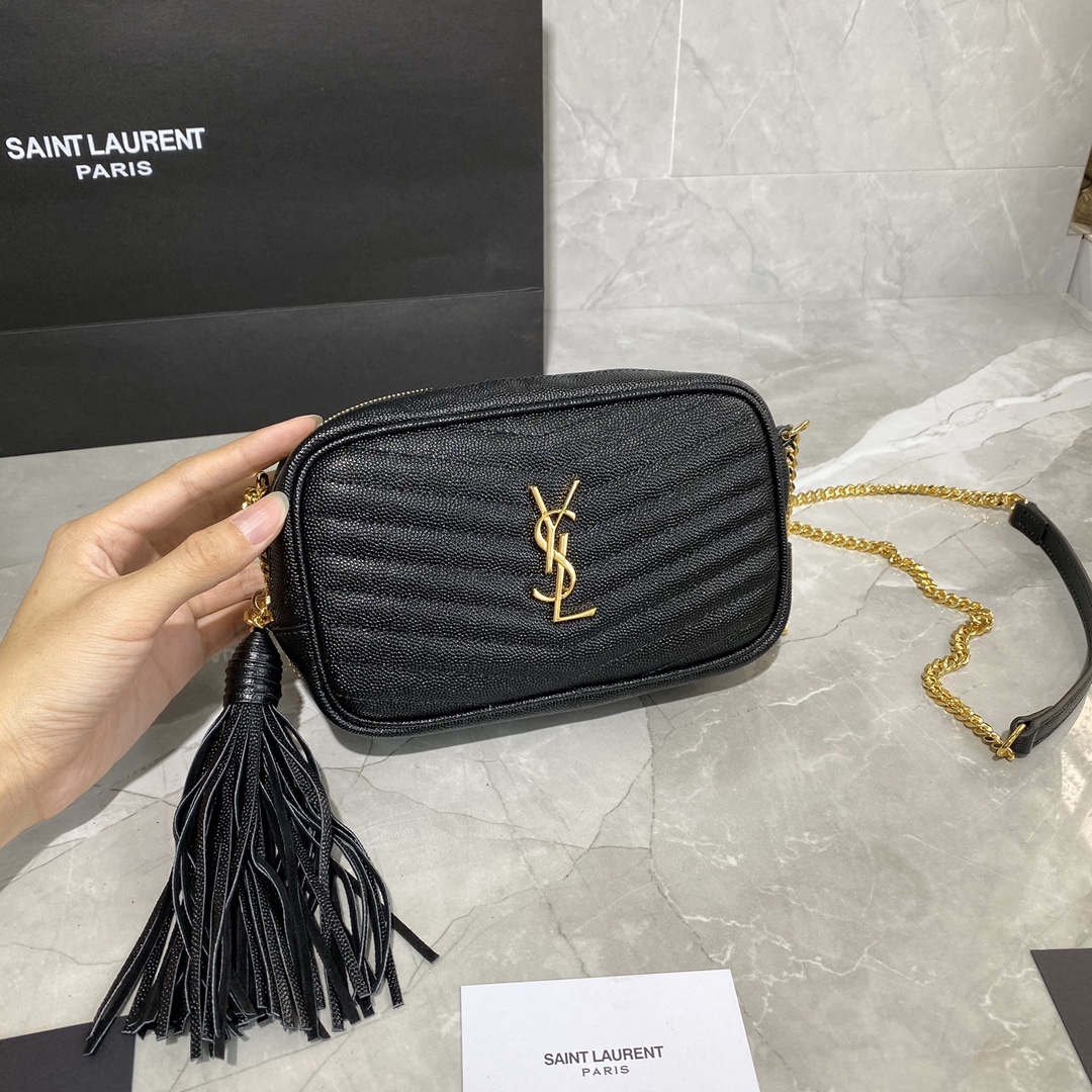 y51 lou mini bag in quilted grain de poudre embossed leather black and G01den 6125791 18 × 10 × 5 cm