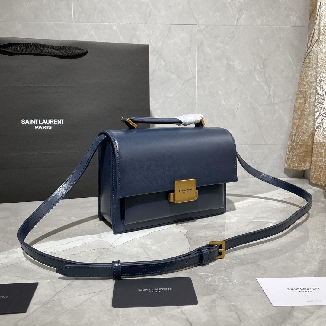y51 medium bellechasse in leather blue and G01den 482051 22 x 16 x 9 cm