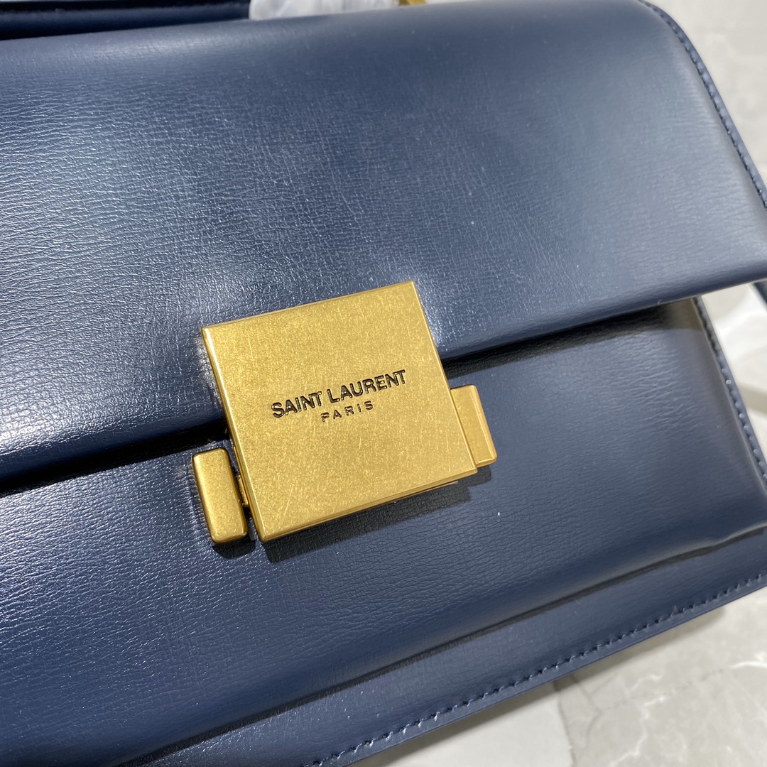 y51 medium bellechasse in leather blue and G01den 482051 22 x 16 x 9 cm