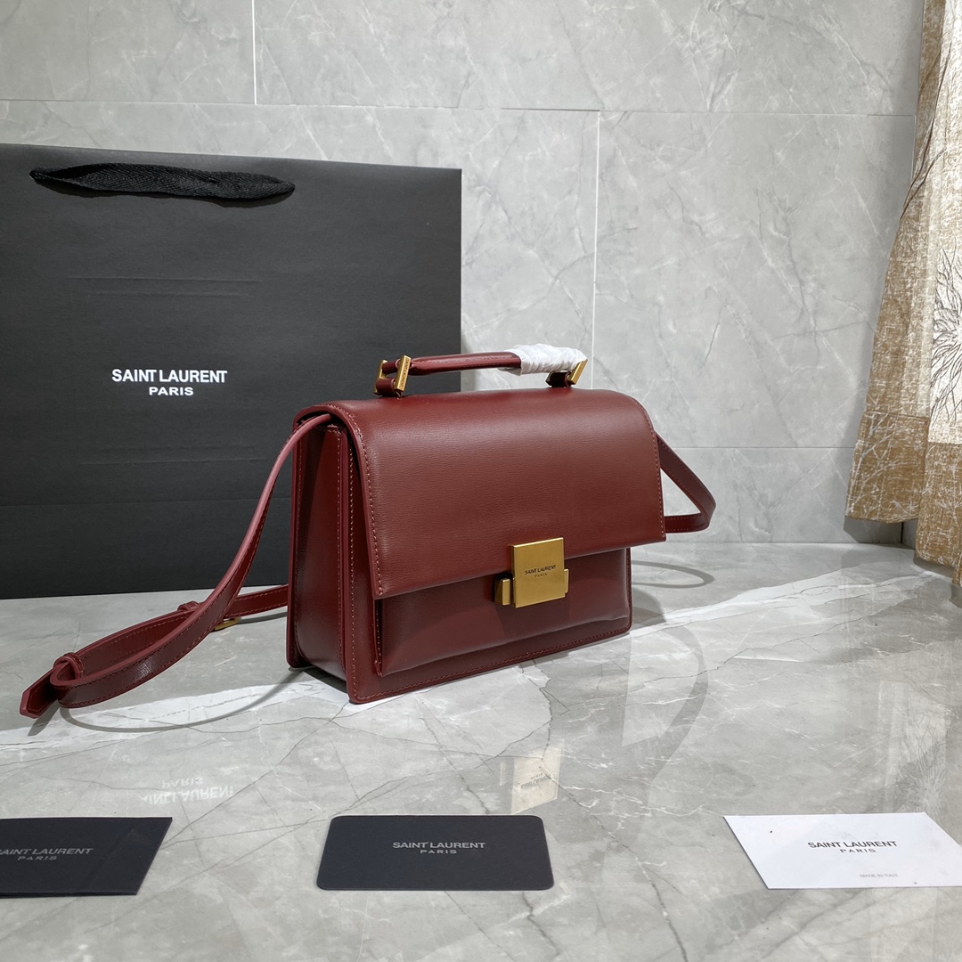 y51 medium bellechasse in leather burgundy and G01den 482051 22 x 16 x 9 cm