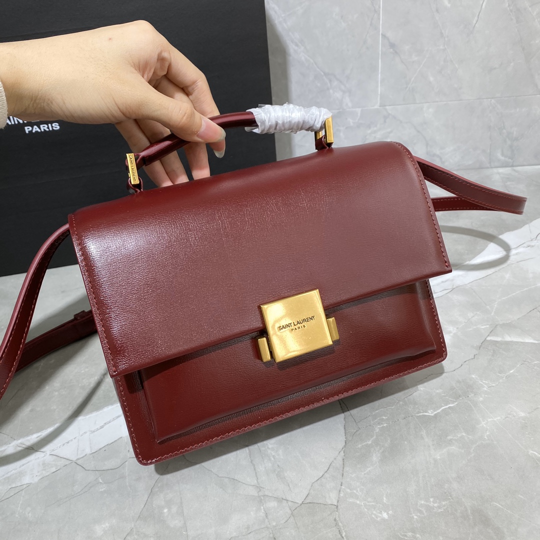 y51 medium bellechasse in leather burgundy and G01den 482051 22 x 16 x 9 cm