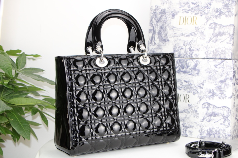 D10r large lady D10r bag black patent cannage calfskin m0566 32 x 25 x 11 cm