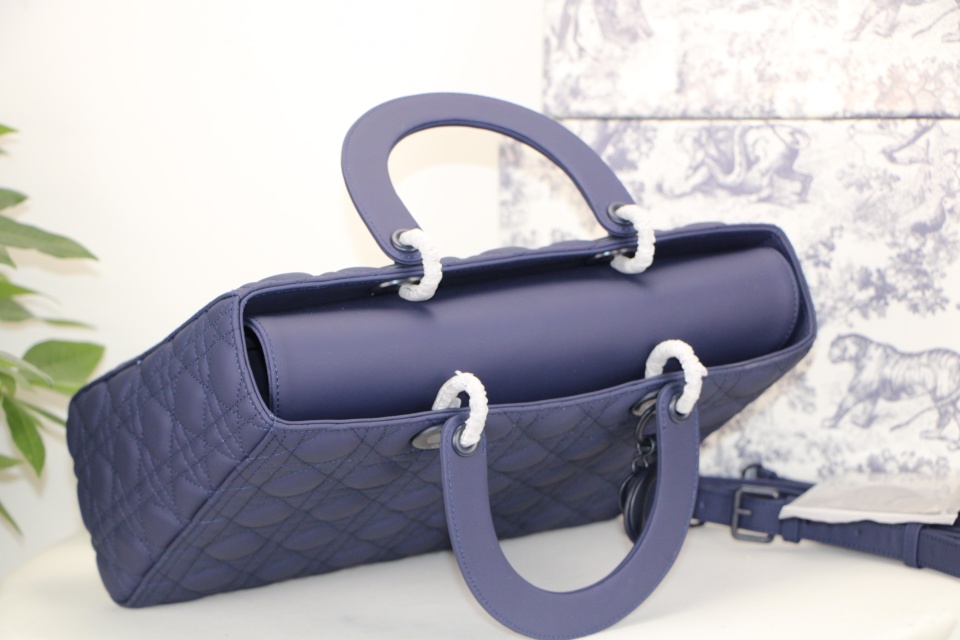 d10r large lady d10r bag De*1m ultramatte cannage calfskin m0566 32 x 25 x 11 cm