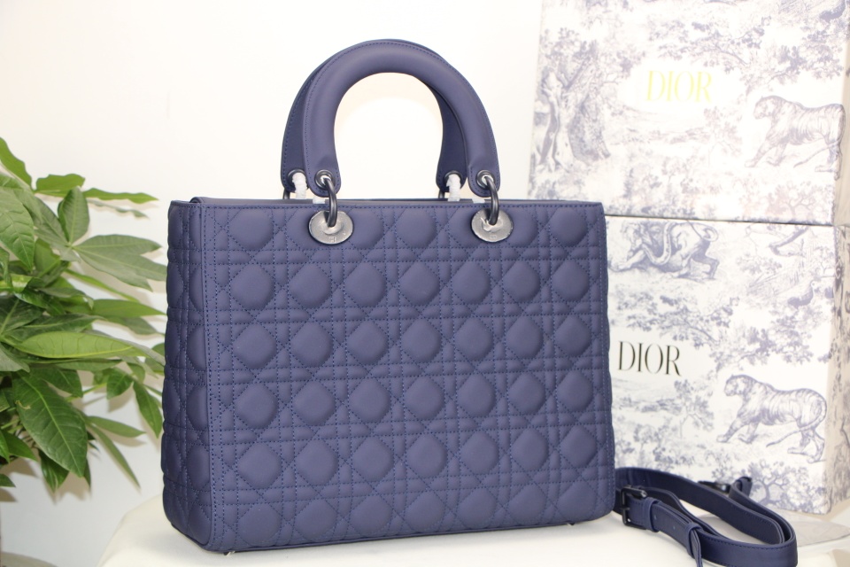 d10r large lady d10r bag De*1m ultramatte cannage calfskin m0566 32 x 25 x 11 cm