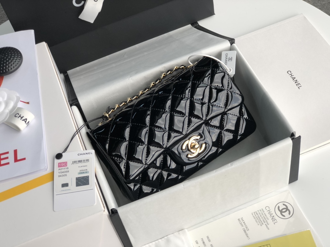 ch**el cf mini patent calfskin & G01den metal black bag 20cm