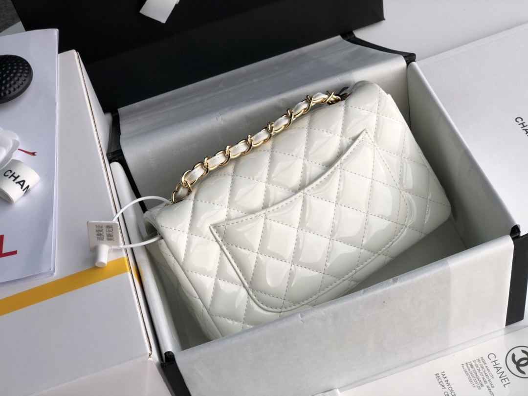 ch**el cf mini patent calfskin & G01den metal white bag 20cm