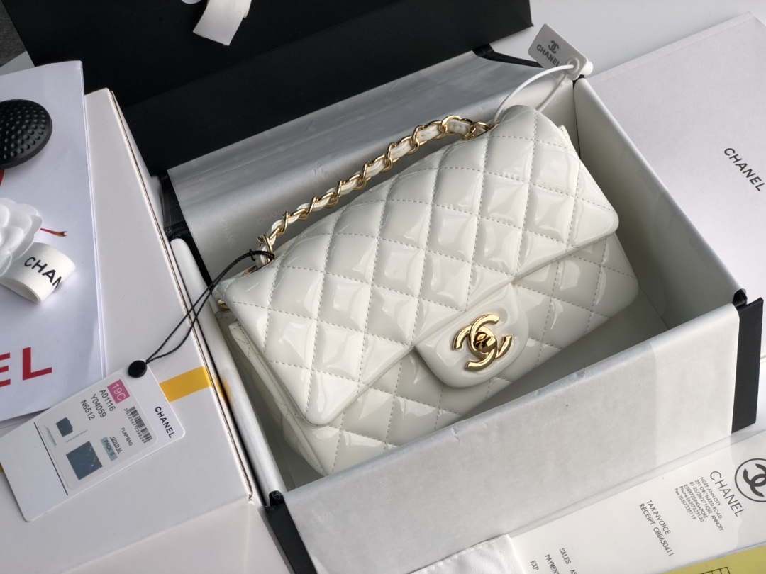 ch**el cf mini patent calfskin & G01den metal white bag 20cm