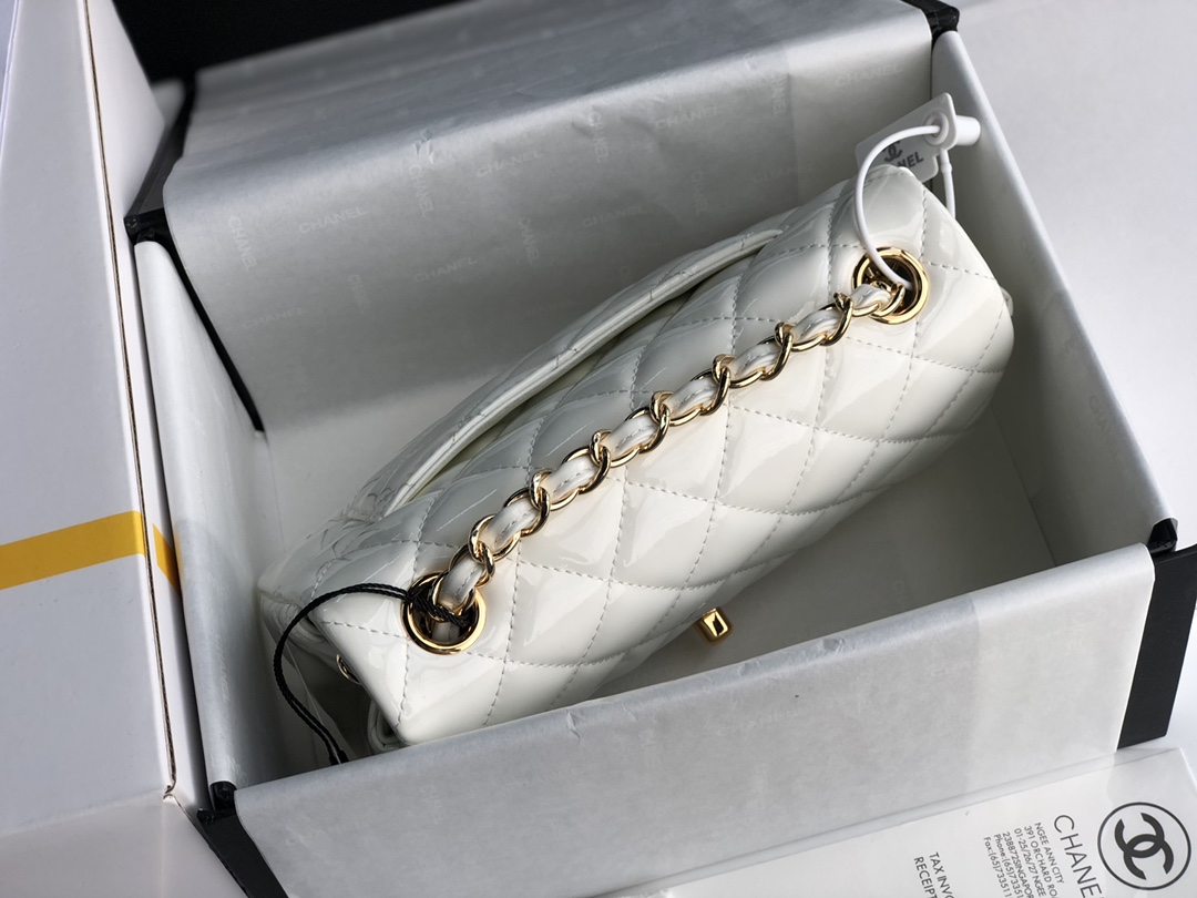 ch**el cf mini patent calfskin & G01den metal white bag 20cm
