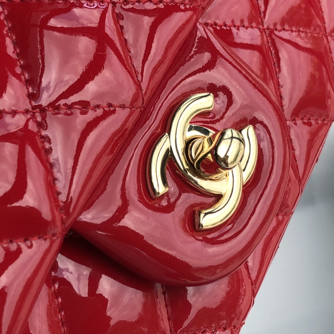 ch**el cf mini patent calfskin & G01den metal red bag 20cm
