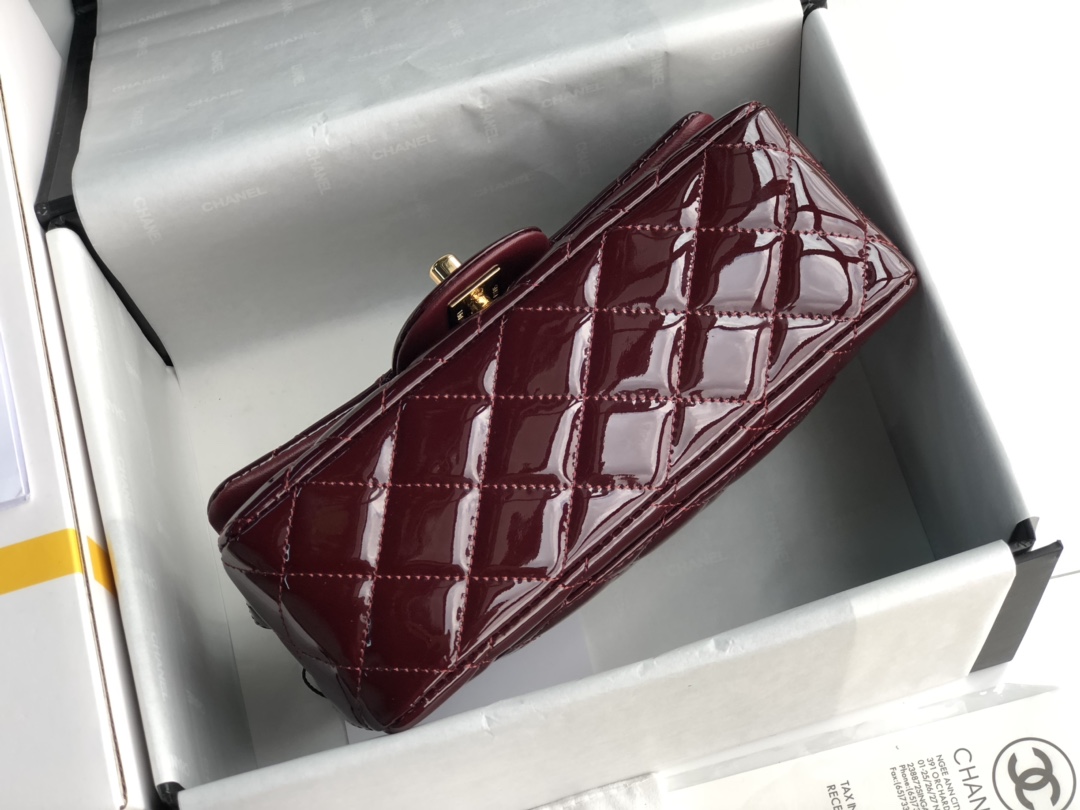 ch**el cf mini patent calfskin & G01den metal burgundy bag 20cm