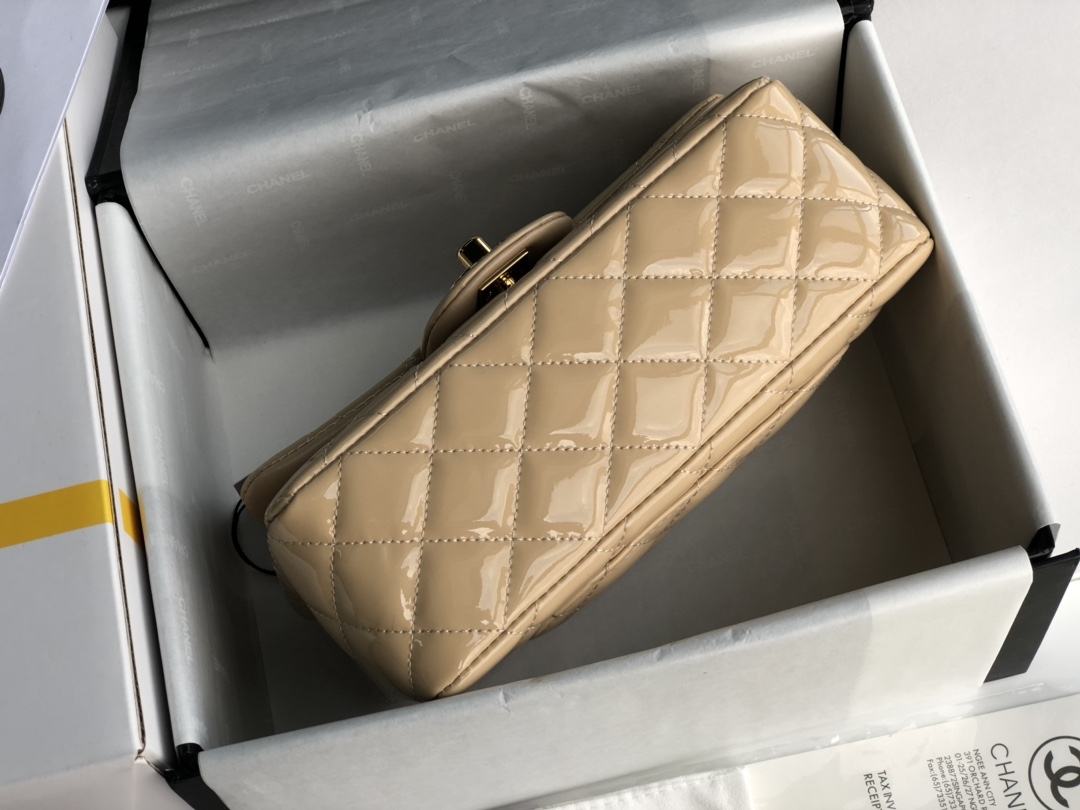 ch**el cf mini patent calfskin & G01den metal beige bag 20cm