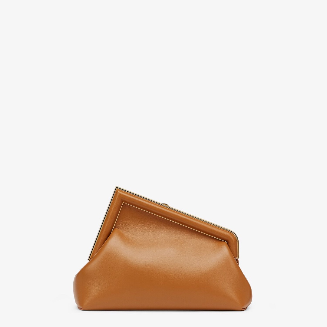 F**di first small brown leather bag 8bp129abve 26 × 18 × 9.5 cm