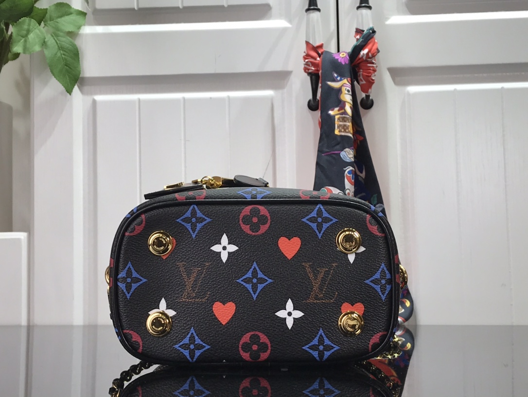 l0vis Vvtt0n game on vanity pm monogram canvas black m57482 19 x 13 x 11 cm