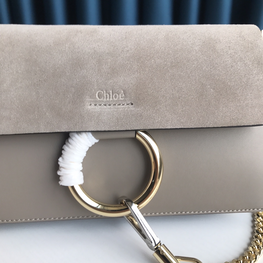 Ch10É faye small shoulder bag motty grey chc15us127 24 x 7 x 15 cm