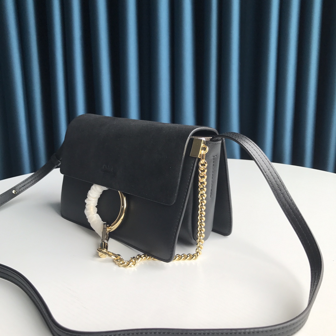 Ch10É faye small shoulder bag black chc15us127 24 x 7 x 15 cm