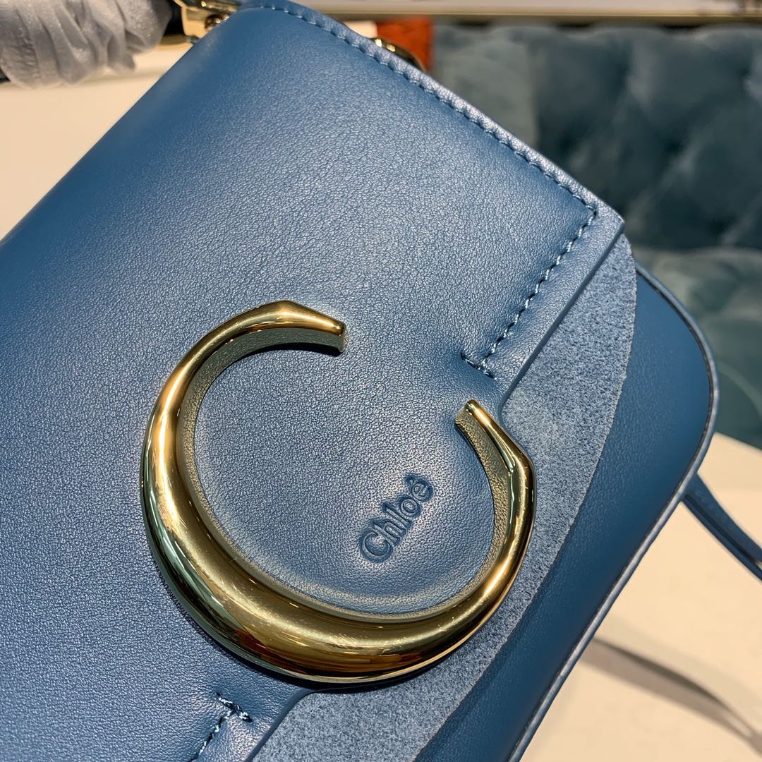 Ch10e mini c bag in shiny & suede calfskin gentle blue chc19us193 16.5 x 5 x 14 cm
